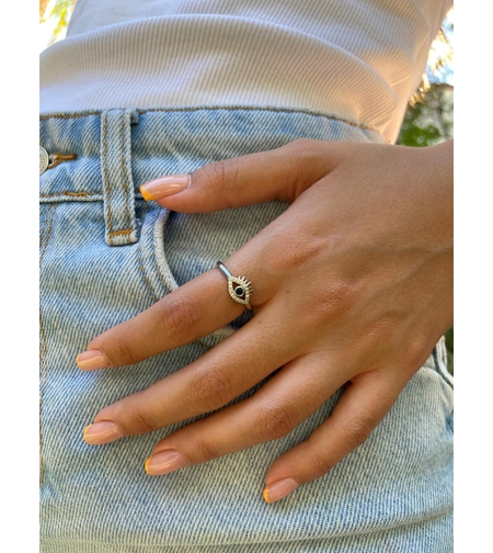 טבעת עין עם ריסים