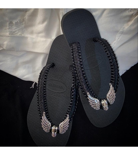 הוויאנס שחור משולב גולגולת כנפיים