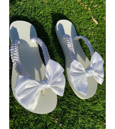 הוויאנס לבן רצועה דקה-שרשרת אבנים ופפיון