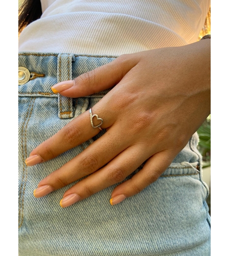 טבעת לב עם שיבוצים