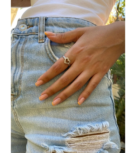 טבעת לב משובצת