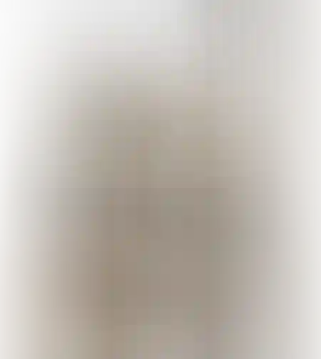מראה ליבינג במיסגור מתכת בגוון טבעי