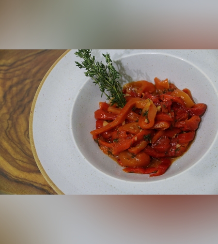 רצועות פלפלים קלויים