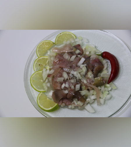 דג מלוח- מטיאס בבצל