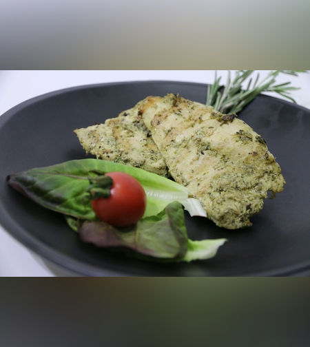 חזה עוף על הגריל בעשבי תיבול- מנה