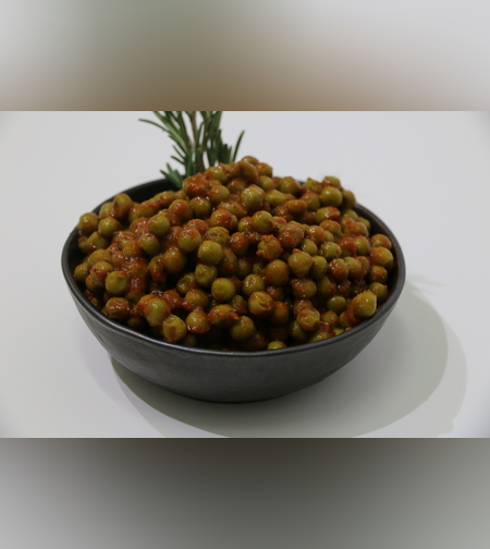 אפונה ברוטב עגבניות