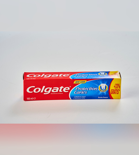 משחת שיניים קולגייט משפחתית אדומה - Colgate