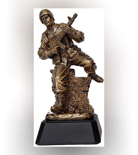 מגן הוקרה / פסל חייל לוחם 