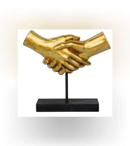 פסל אומנותי מוזהב 