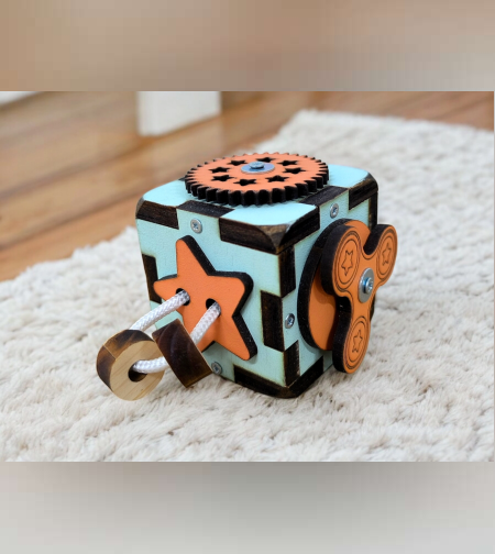 קוביית פעילות קטנה