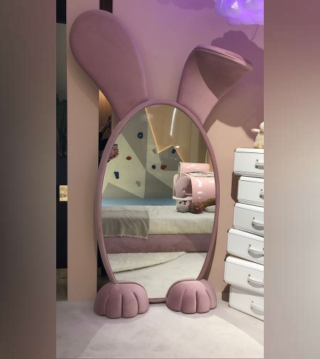 מראת ארנב ורודה- קטיפה עם תאורה באוזן