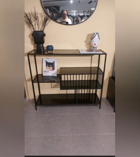 כוננית מתכת