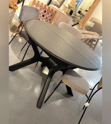 שולחן אוכל עגול- דגם עלמה leo - צבע שחור