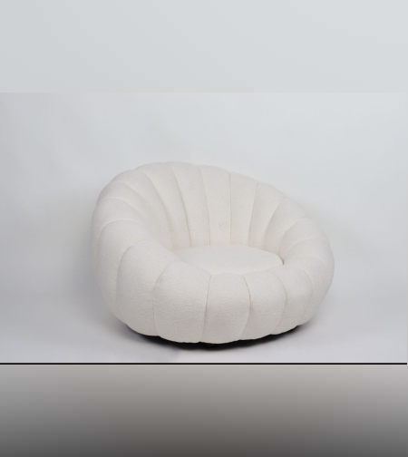 ספה מבד בוקלה בצבע לבן