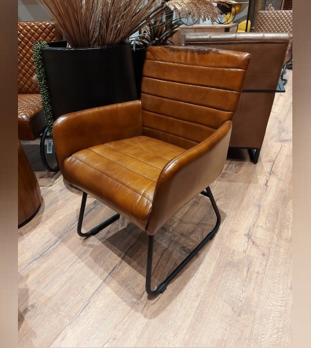 כורסאת עור אמיתי גודל 62/62/84