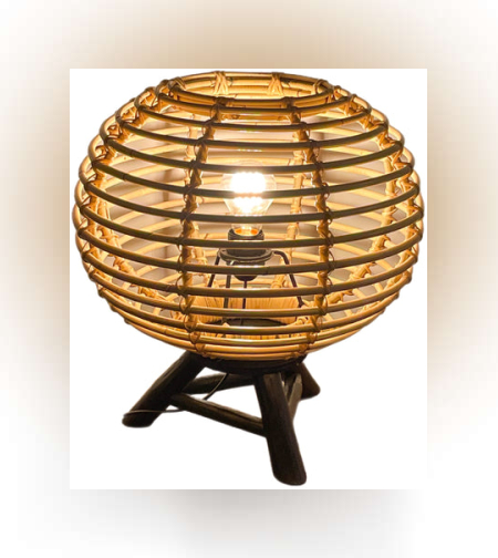 מנורת שולחן דגם בטי- טימבר עיצובים