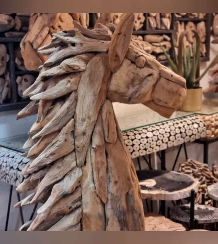 ראש סוס אקססוריז מגזע עץ