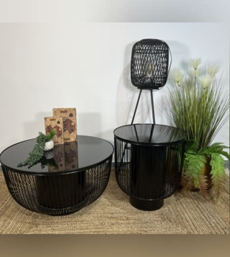 סט שולחנות עם נוכחות קלאסית ואלגנטית, בהחלט יעשו את העבודה בחלל הסלון או פינת ישיבה בבית. מידות: 75/75/40ס