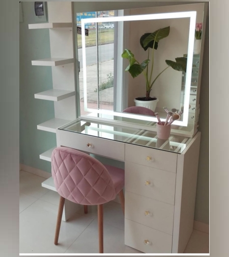 שידת איפור עם מראה ותאורת LED היקפית – כולל הדום לבן-דגם שיה(הזמנה מוקדמת)