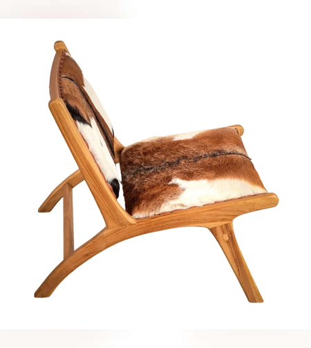 כורסא מעוצבת עשויה עץ טיק בשילוב עור איכותי- דגם פאולה