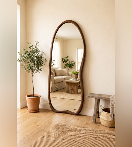 מראת גוף מעוצבת מעץ אגוז מלא – קימורים טבעיים