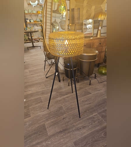 מנורה עומדת דגם פרח