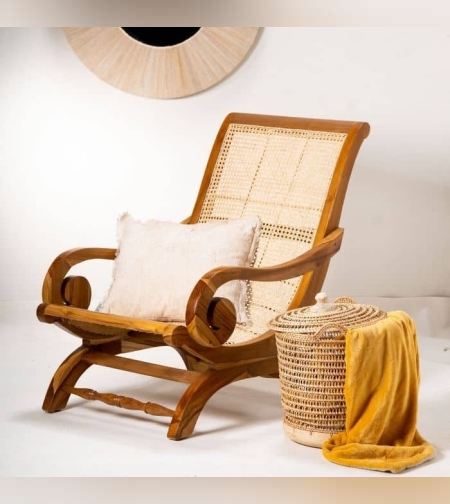 Madelyn כורסא מעץ טיק וראטן טבעי