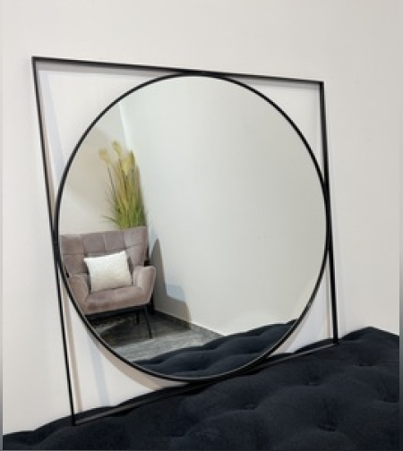 מראה. מיוחדת שחורה