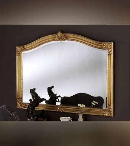 מראה מלבנית בסגנון בארוק עם מסגרת זהב