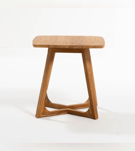 שולחן צד/סלון מרובע עשוי מעץ טיק מלא.