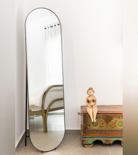 מראת גוף קפסולה עם רגל מסגרת שחור גודל 40/150