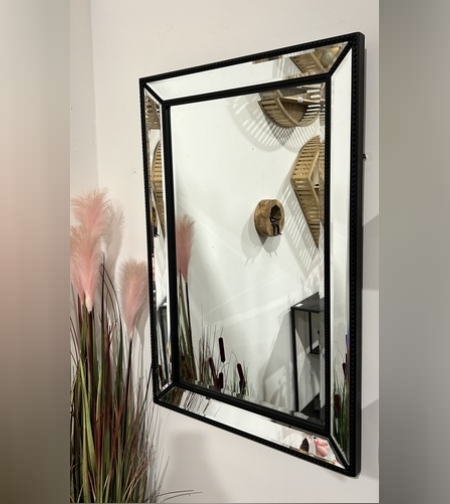 מראה עם פאזות במסגרת שחורה 60/90 ס