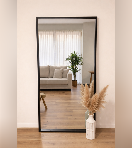 מראה מלבנית עומדת עם מסגרת שחורה – עיצוב מודרני נקי 9610