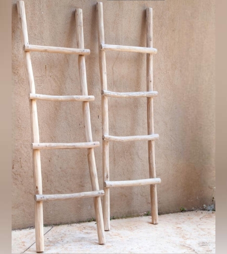 סולם דקורטיבי מעץ טיק גובה 150