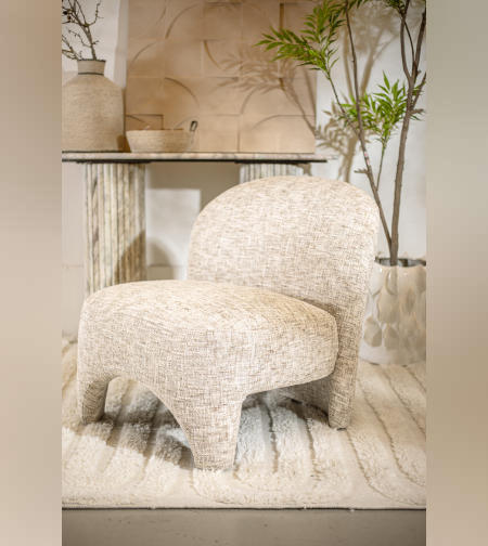 כורסת אירוח סאגה בגוון בז' מלאנז'.