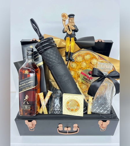 מזוודה גדולה מפוארת