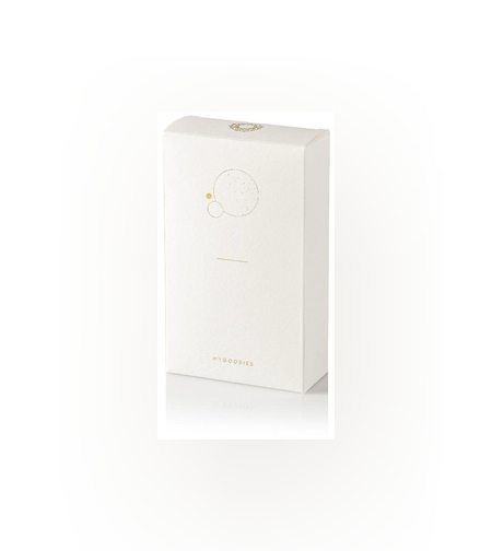 מארז גולד לבן עם קשיו בעיטוף שוקולד לבן 75 ג'