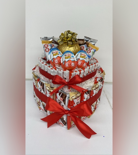 עוגת קינדר 3 קומות