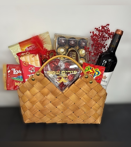 משלוח מנות מארז סלסלת יין וממתקים