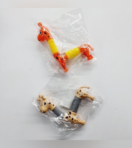 גירפה עם צוואר צינור נמתח ל 28 ס