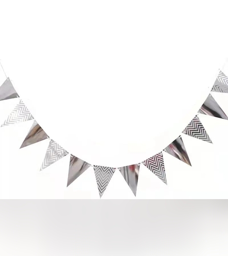 שרשרת דגלונים משולשים מעוצבים - כסף