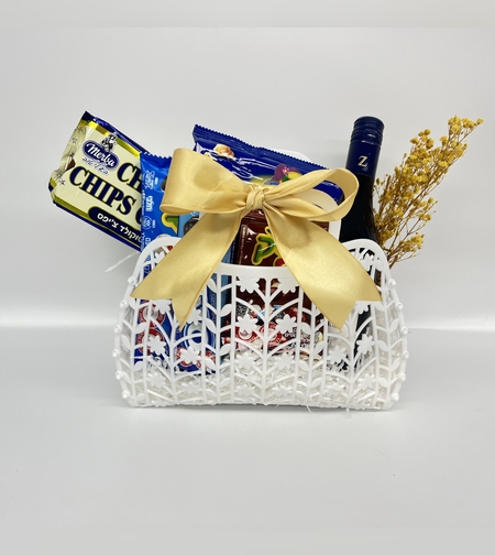 סלסלה יין וממתקים