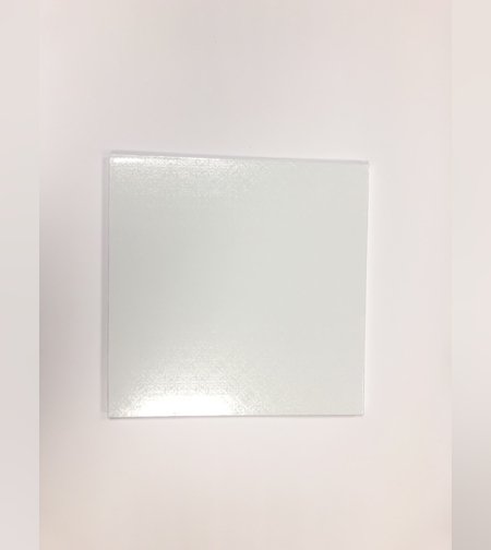 115B- תחתית לעוגה מרובעת בצבע לבן 1 0'מ 29*29