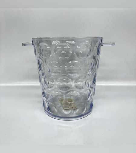 כלי פלסטיק לקרח