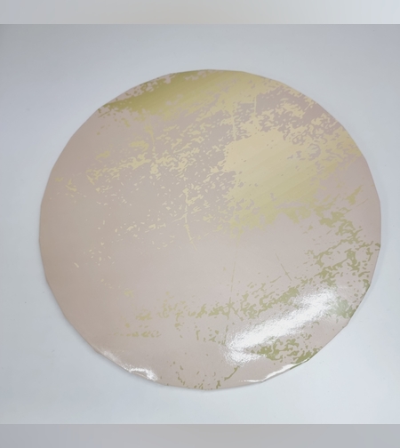 תחתית לעוגה עיגול ורוד עם נגיעות זהב 29*29 ס'מ, 116ZG