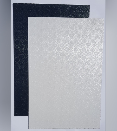 113CH - תחתית לעוגה 'פוקר' מלבן 29*41.8 0'מ, 4 מ״מ צד שחור צד לבן