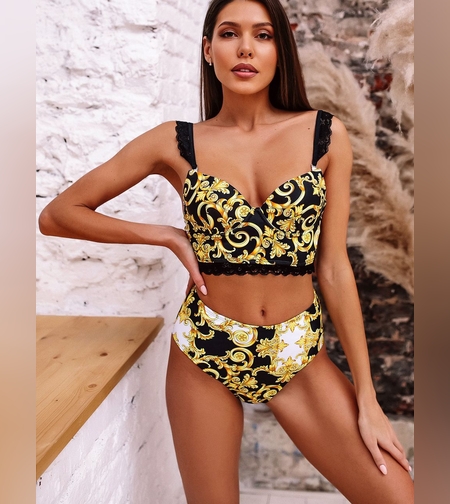 בגד ים דגם ורסצ’ה גיזרה גבוהה