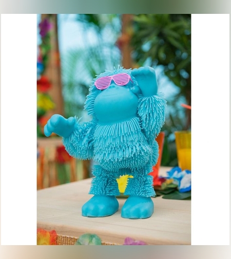 دمية تمشي مع اصوات