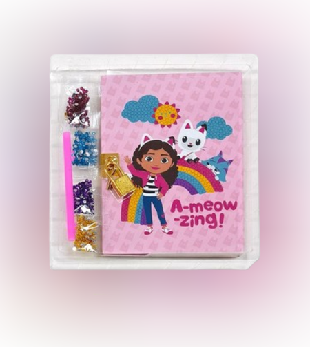 مجموعة تصميم مذكرات سرية مرصعة بالماس -Gabby's Dollhouse -