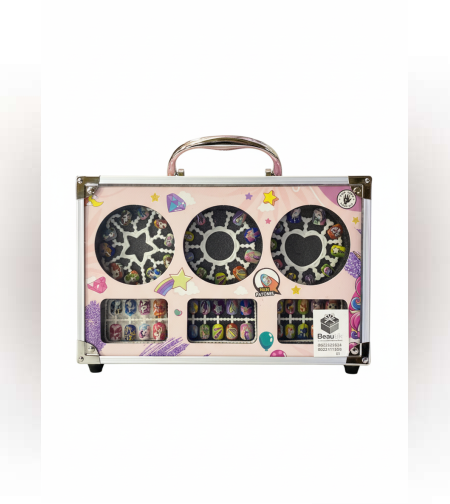 ערכת טיפוח לציפורניים בתיק